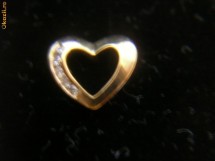 Cercei din aur in forma de inimioara, cu diamante naturale 0,10 ct, finuti foto