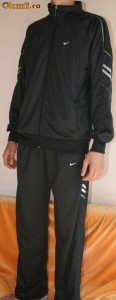 TRENINGURI NIKE DIVERSE MODELE!!!TRANSPORT GRATUIT CU POSTA ROMANA!!! foto