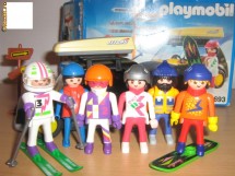 playmobil schiori , snowboardist, salvamontist cu masina set de iarna ambalaj original 1/32 foto