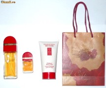 RED DOOR Gift Set by ELIZABETH ARDEN foto