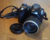 FUJI FINEPIX 5600 MegaZoom + Geanta Tamrac Profesionala + Incarcator cu 4 Acumulatori GP 2000 foto