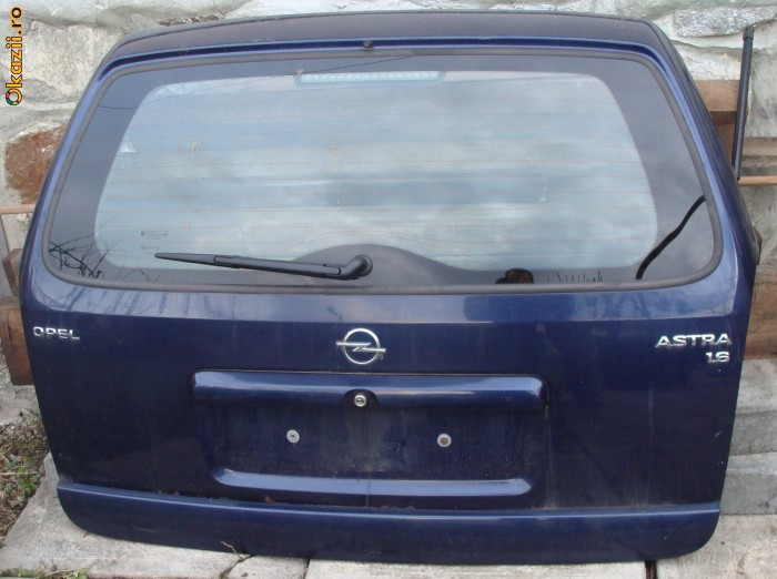 Haion Opel Astra G caravan cu luneta si capitonaj interior 