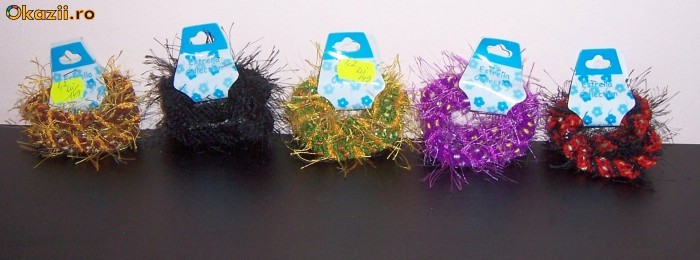 Set 2 elastice cu puf pentru par = 1 Lei foto mare