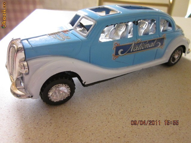 Limuzina miniatura Oldtimer foto mare