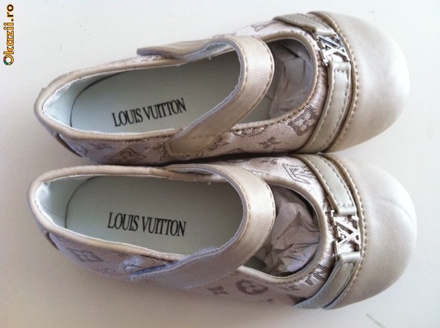 PANTOFI PANTOFIORI FETITE LOUIS VOUITTON  SUPERBI CREM NR 20, 21, 22,  24, 25, 26 foto mare