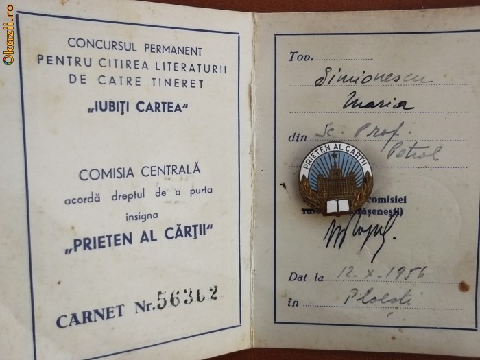 Carnet si insigna Prieten al cartii foto mare