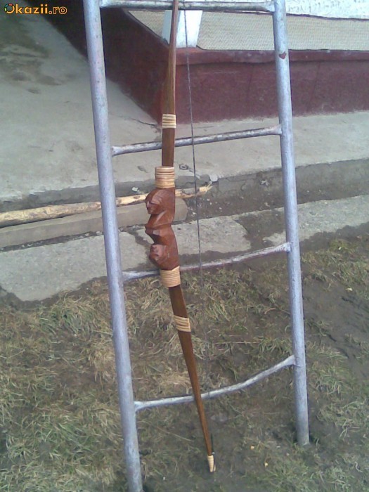 arc din lemn sculptat... foto mare