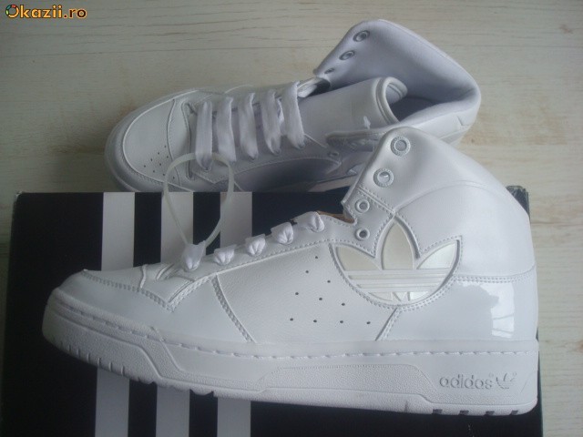 ghete sport barbatesti Adidas originale 100% foto mare