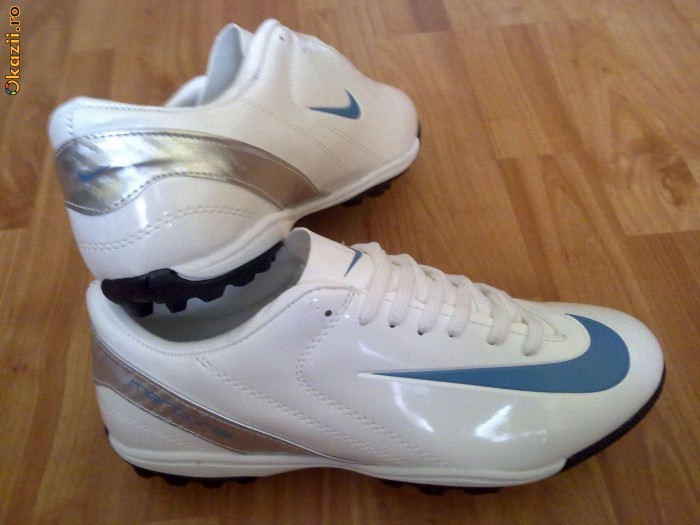 ADIDASI NIKE MERCURIAL WHITE  ...... CALITATE GARANTATA 100% foto mare