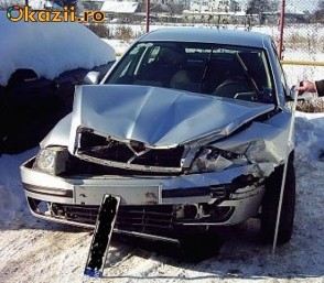 PARTICULAR EXECUT TINICHIGERIE VOPSITORIE AUTO LA PRETURI DE CRIZA foto mare