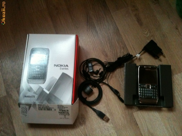 NOKIA E 71 STEEL GREY foto mare
