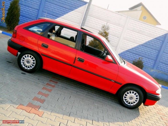 vand opel astra f 1.7 diesel an de fabricatie 1995 foto mare