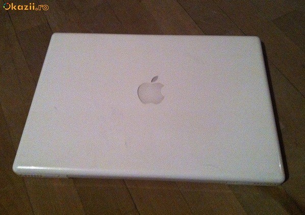 Apple Macbook White foto mare