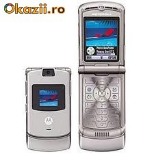 Motorola V3silver folosit stare buna,are urme de folosinta functional orice retea, incarcator!!Pret:80ron foto mare