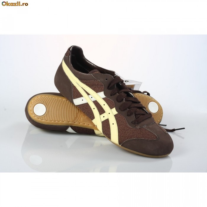 Adidasi Asics Whizzer Lo Chocolate foto mare